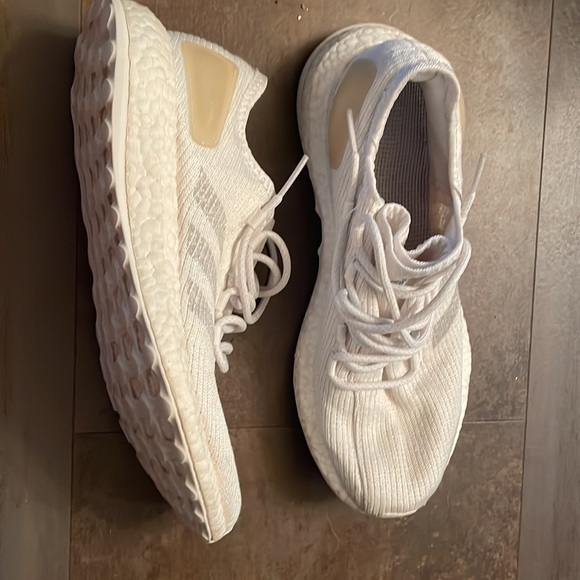 White Adidas men’s mesh tennis shoes-size 9 - Picture 4 of 4